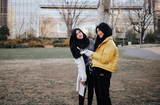 17 Padu Padan Baju Muslim Hijab untuk Remaja