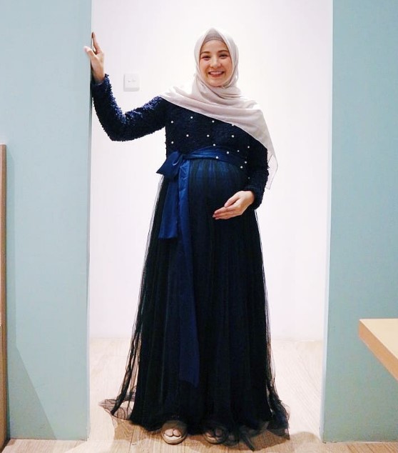 22 Model  Baju  Muslim yang Nyaman untuk Wanita Hamil  Gamis 